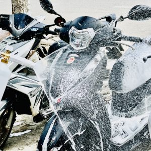 binh phun bot tuyet cam tay