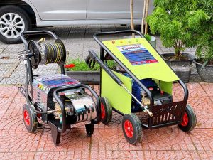 máy rửa xe cao áp