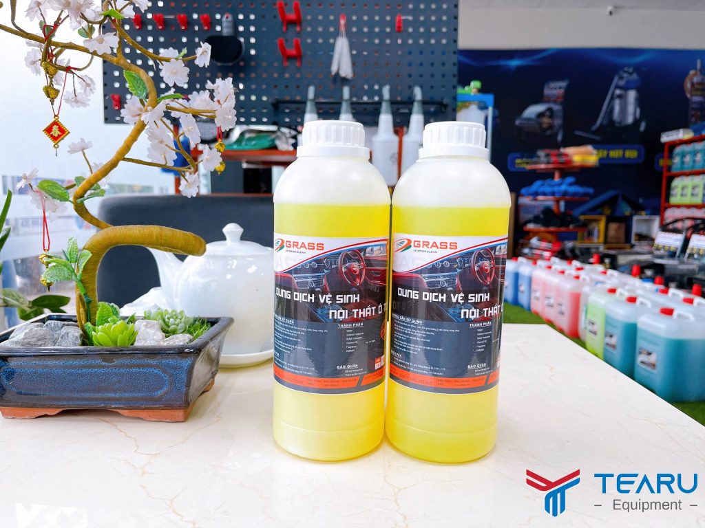 Dung dịch làm sạch vệ sinh nội thất xe ô tô Grass 1 lít Dung dịch làm sạch vệ sinh nội thất xe ô tô Grass 1 lít
