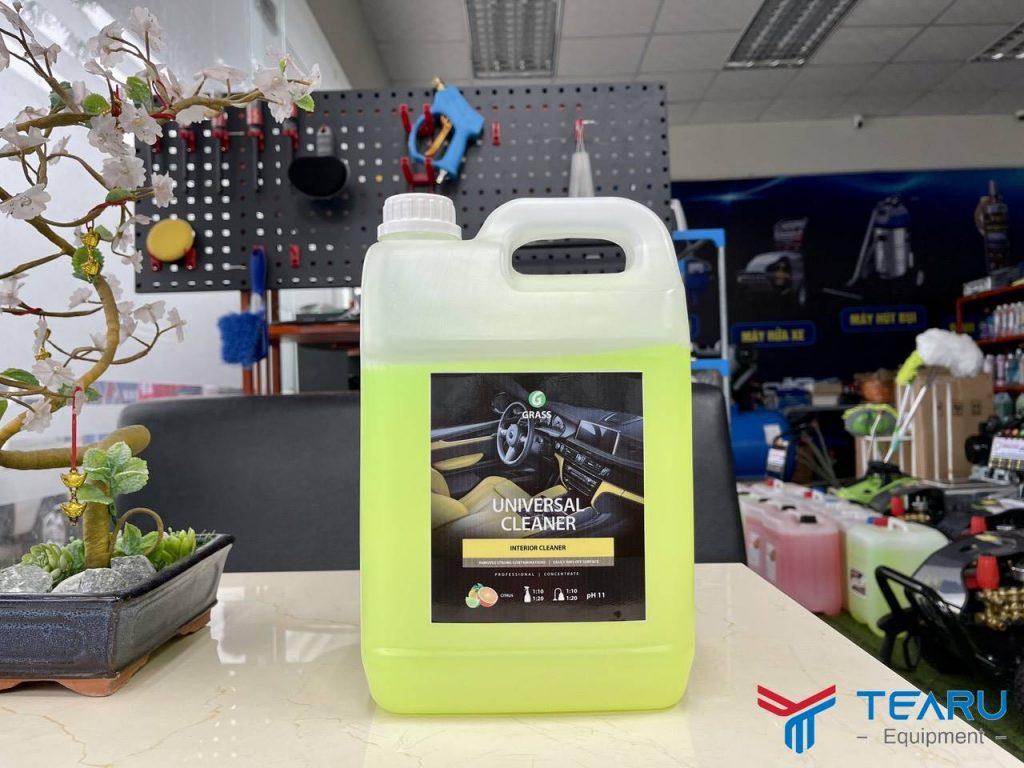Dung dịch vệ sinh nội thất xe Universal Cleaner 5 lít Dung dịch vệ sinh nội thất xe Universal Cleaner 5 lít
